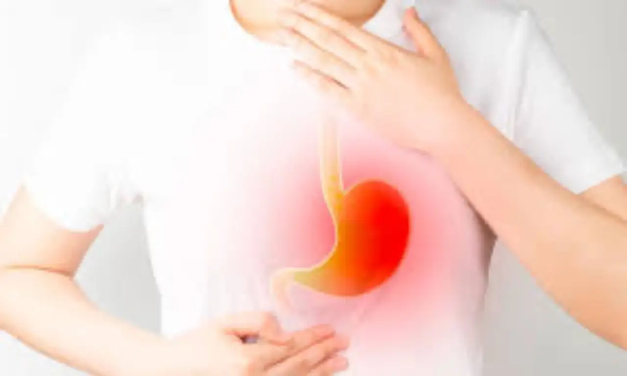 Bruciore di stomaco, quali sono le cause scatenanti? Elimina questa bevanda e starai meglio